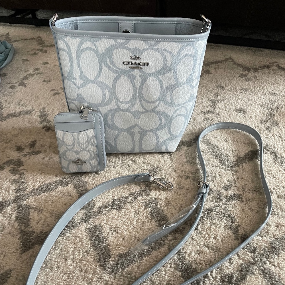 Coach small bucket bag w matching wallet